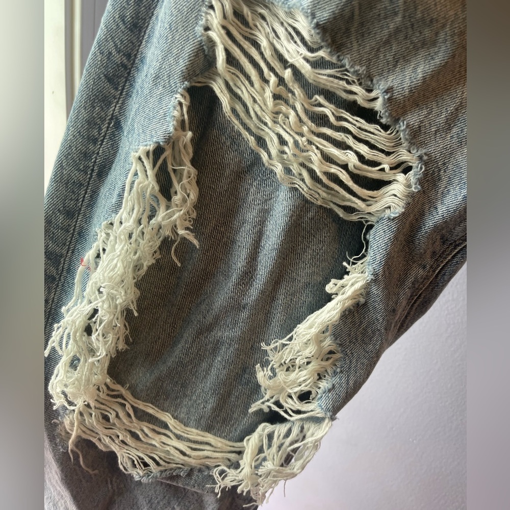AMERICAN EAGLE RIPPED MOM JEANS - Picture 5 of 7
